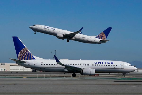 United Airlines Posts $1 Billion Loss in Pandemic-Laden Q4