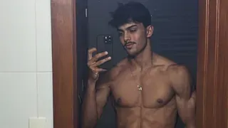 Filipe Leonel is a Sexy Carpenter Who Turns Screws – and Heads