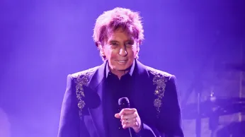 Barry Manilow to Have Surgery for Early-Stage Lung Cancer and Postpones January Concerts